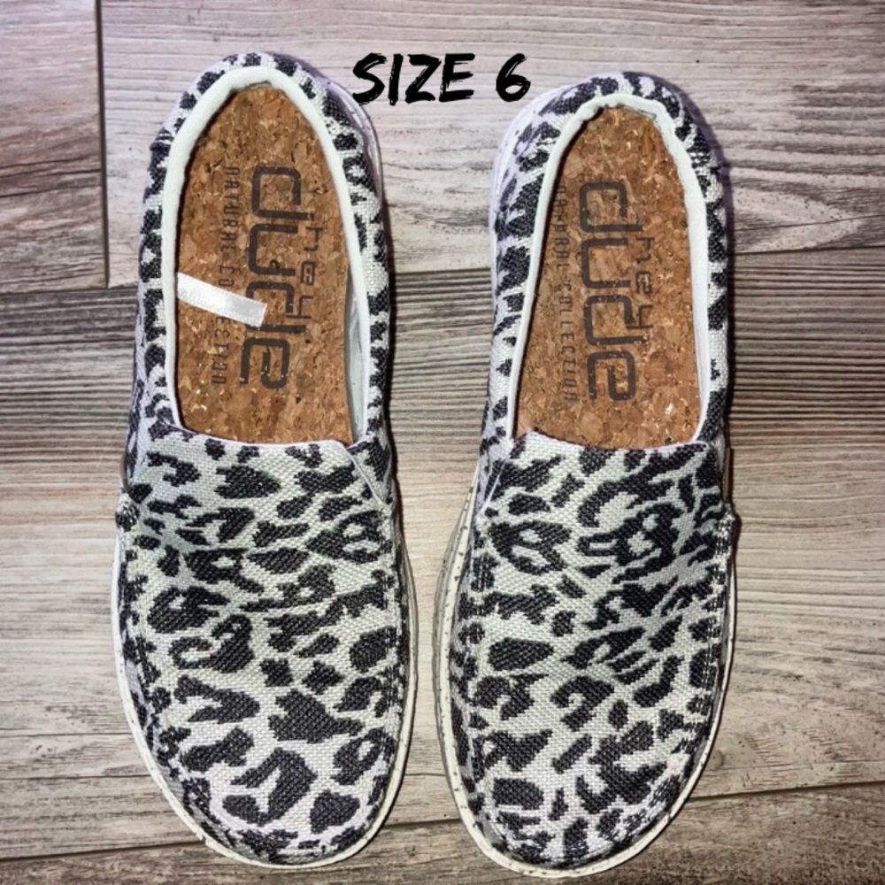 Misty Woven Hey Dude Grey Cheetah in EUC only worn couple x